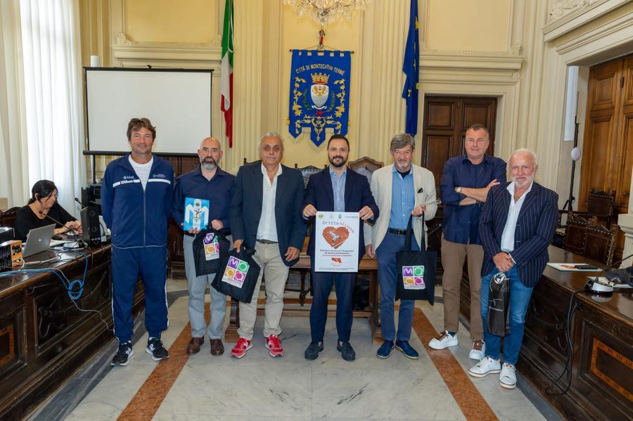 
	La presentazione dell'iniziativa in Comune


