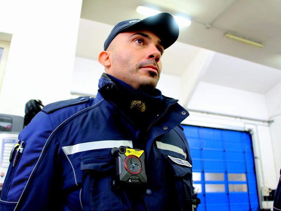 Arriva il taser per la polizia locale: Sassari terza città d’Italia. La bodycam documenterà la correttezza dell’intervento