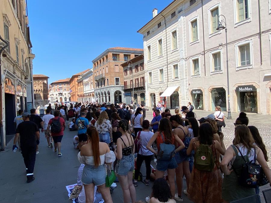 Ferrara, tutti in coda per Yoga Radio Bruno Estate