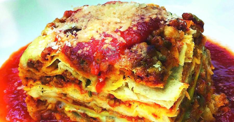 In un ristorante sardo a Los Angeles il pane frattau di carasau