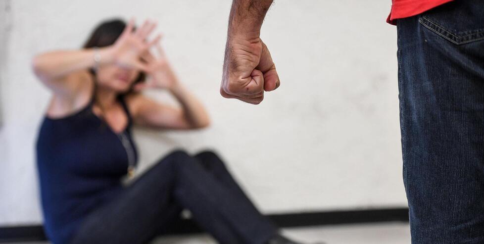 Montecatini, stupro di gruppo nella casa della donna: due condanne a sei anni