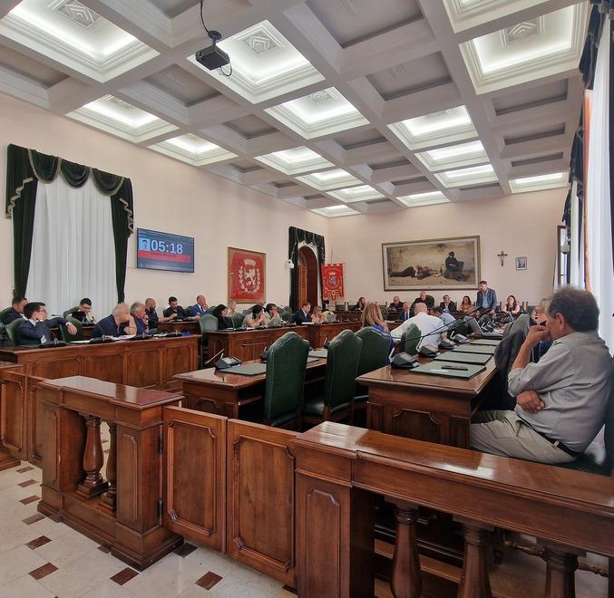 Grosseto, bevande alcoliche: lo stop alla vendita in zona via Roma ora è regolamento