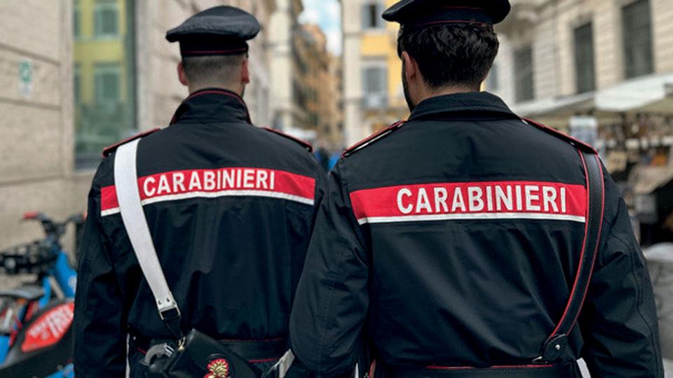 «Centri massaggi a luci rosse», nei guai la titolare e l’aiutante: gli annunci e quanto guadagnavano al mese
