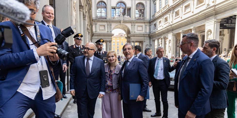 Affitti brevi a Firenze, la frecciata di La Russa: «I turisti non li gestisce il Governo»