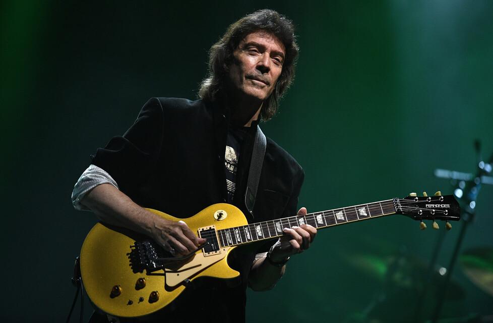 Hackett al Ferrara Summer Festival: «La mia vita è una canzone»