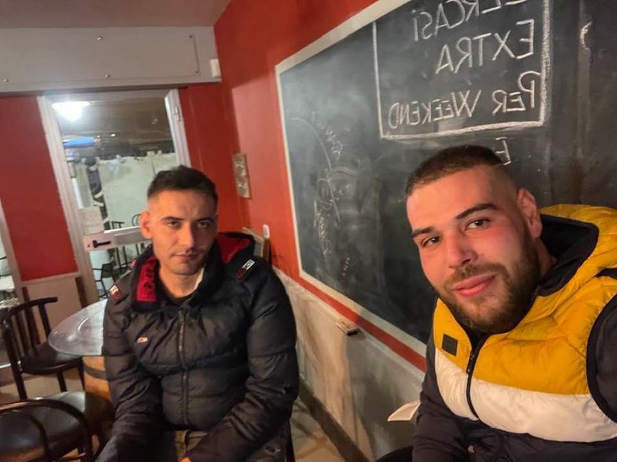 
	In primo piano Rubens Carta, dietro di lui il fratello Brian

