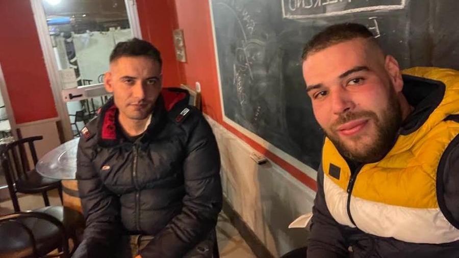 In primo piano Rubens Carta, dietro di lui il fratello Brian