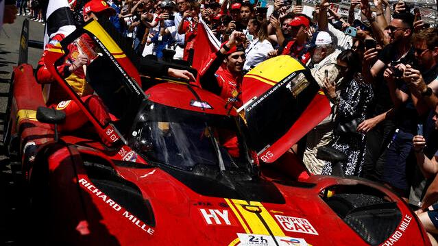 La Ferrari in trionfo a Maranello, si celebra la vittoria di Le Mans<br>