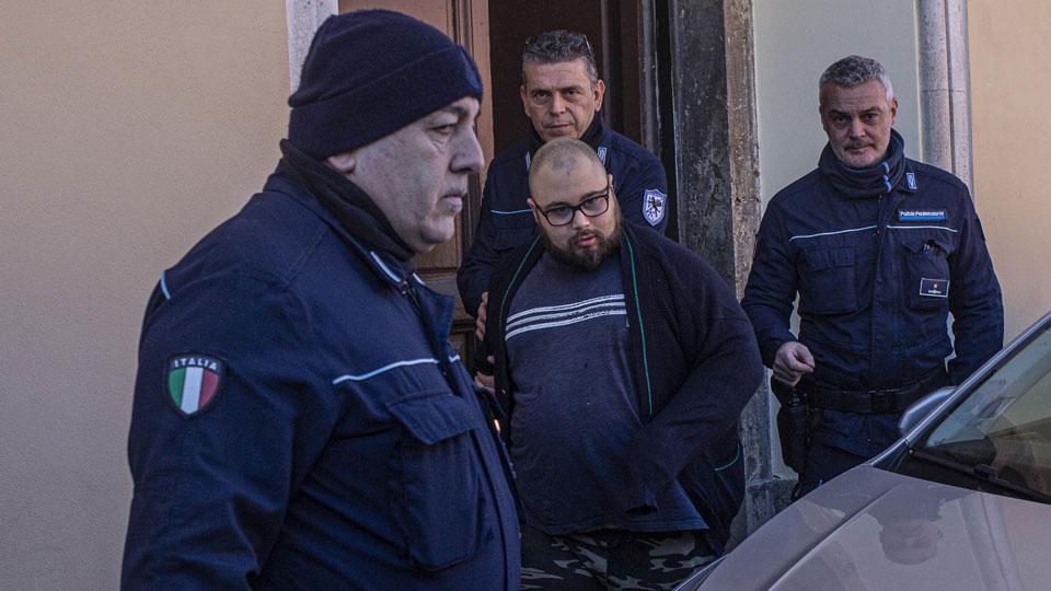 Delitto di Colline, depositata la perizia psichiatrica: ora il figlio della vittima rischia l’ergastolo. Ecco perché
