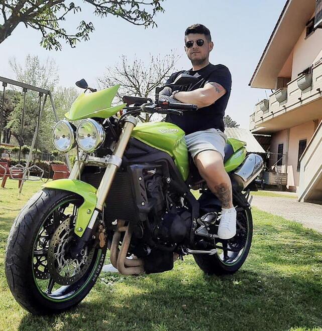 Montecatini, dramma sul viale della movida: muore motociclista di 26 anni