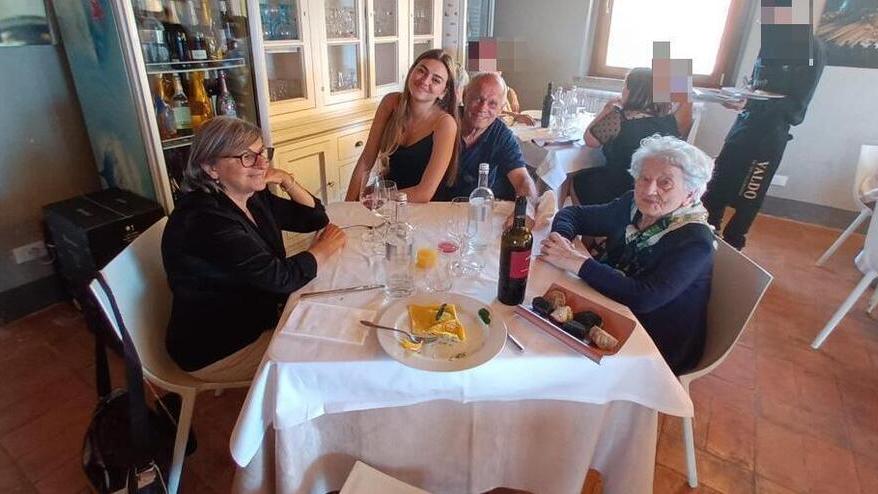 Follonica, donna rischia di morire per infarto e la bisnipote la salva: «Piangeva e le faceva il massaggio cardiaco»