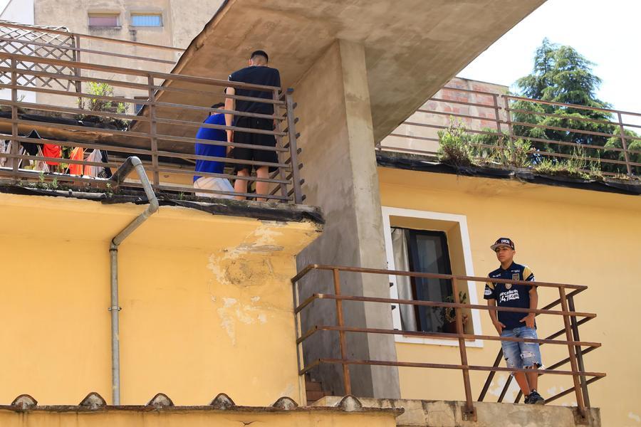 Bambina scomparsa a Firenze, la boss dell’Astor sentita in procura: rivolta nello slum