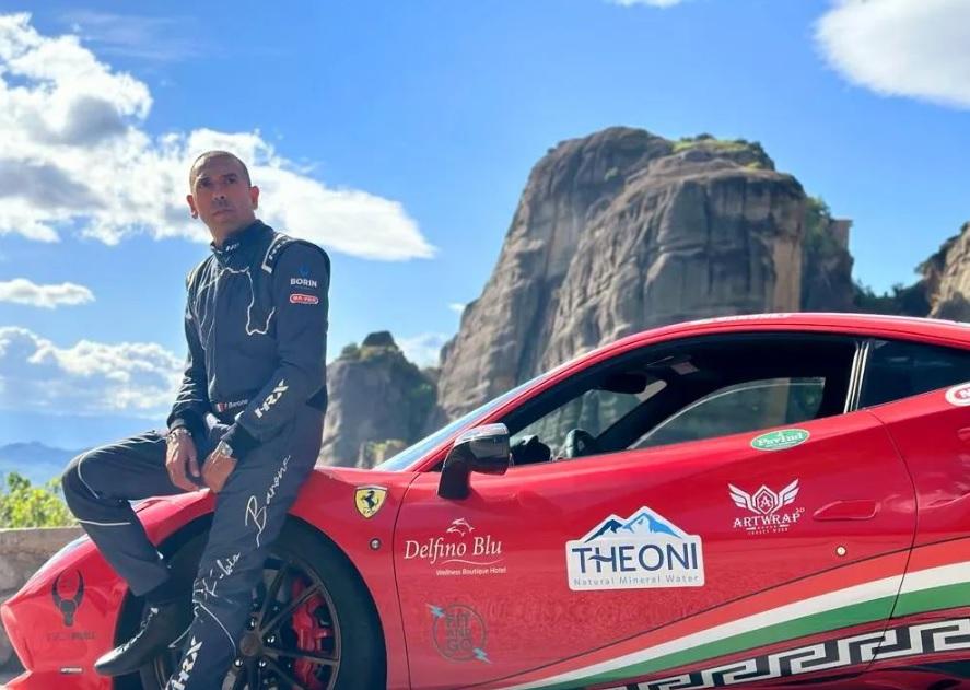 Le supercar Ferrari a Porta Paola, c’è la novità ibrida