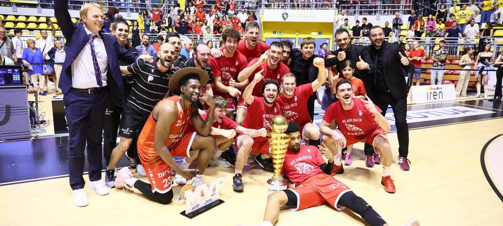 Basket, Pistoia bentornata in serie A1: vittoria travolgente a Torino. Esplode la festa in città – Video