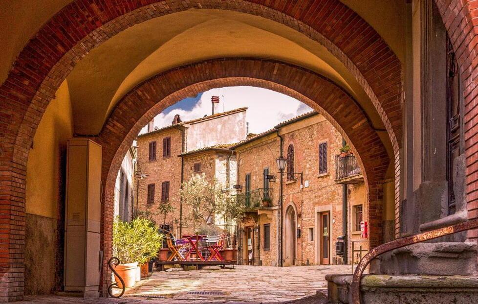 Uno scorcio del borgo di Casale Marittimo