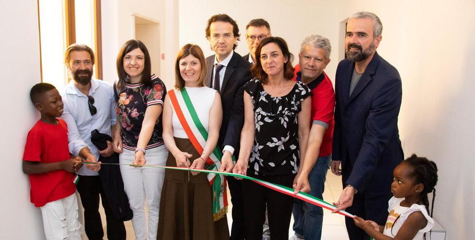 Il momento del taglio del nastro da parte della sindaca di Empoli Brenda Barnini