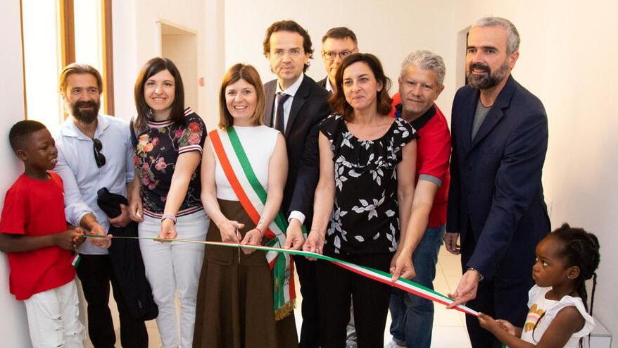 Il momento del taglio del nastro da parte della sindaca di Empoli Brenda Barnini