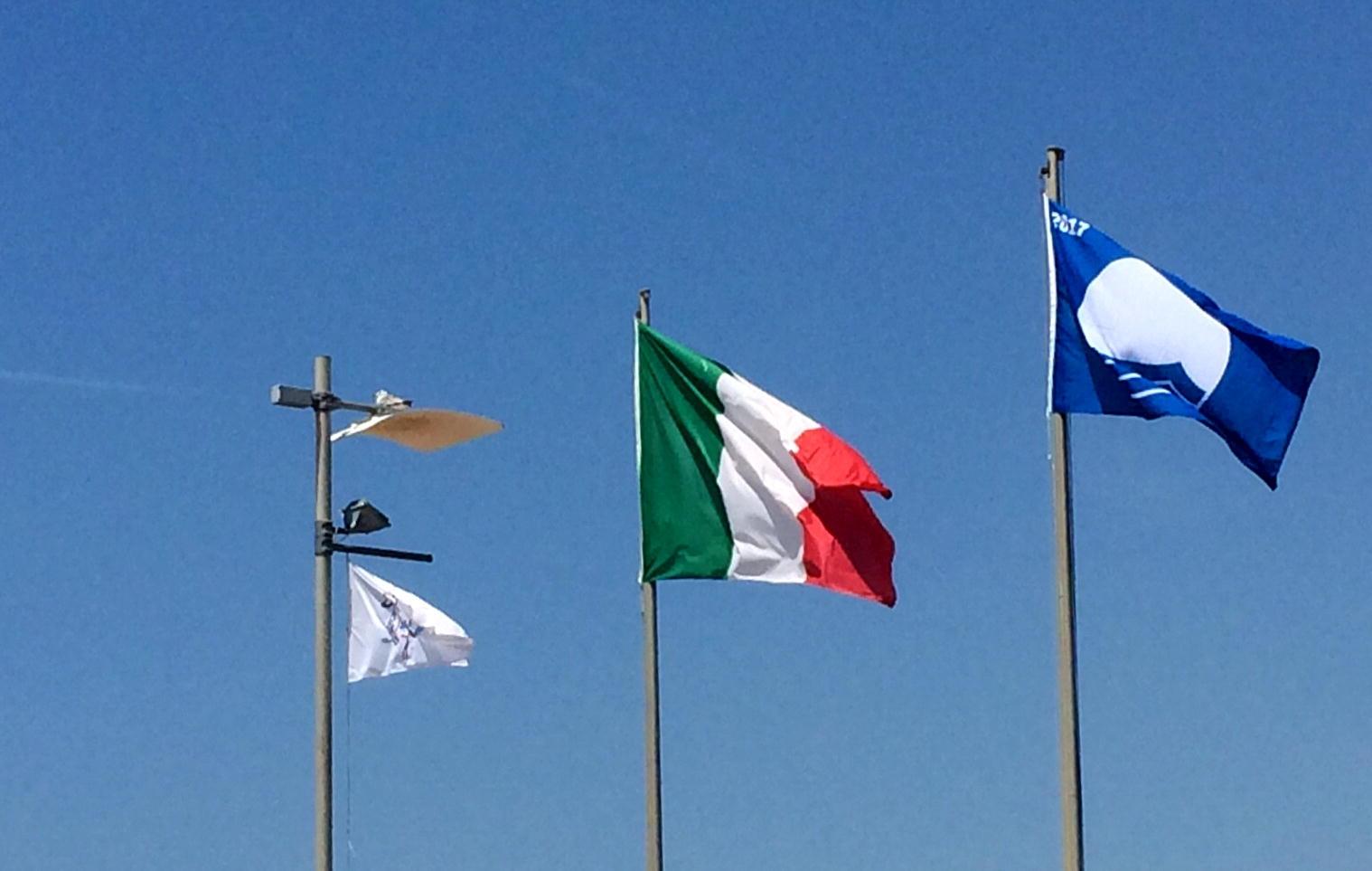 Tutto il  pomeriggio con le cerimonie della Bandiera blu