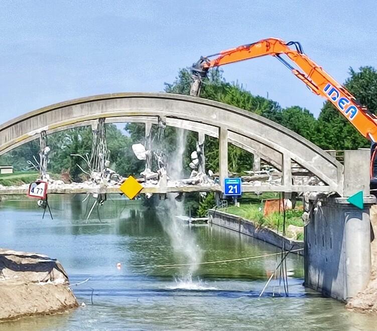 Final di Rero, la storia perde i pezzi: che errore demolire quel ponte