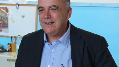 Fuoco incrociato sul sindaco Palù per le bandiere non messe a lutto per Berlusconi