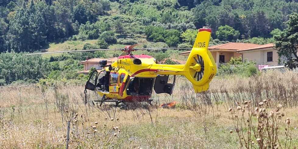 Banari, sul ponte non passa l’ambulanza deve arrivare l’elisoccorso