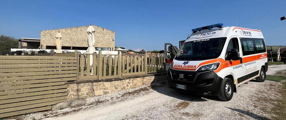Studente rischia di annegare in piscina, il padre: «Mio figlio è fuori pericolo, grazie a tutti»
