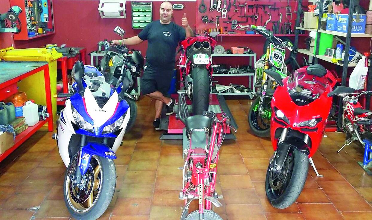 Nuoro, l’ultimo saluto a Sandro Beccu col rombo delle moto 