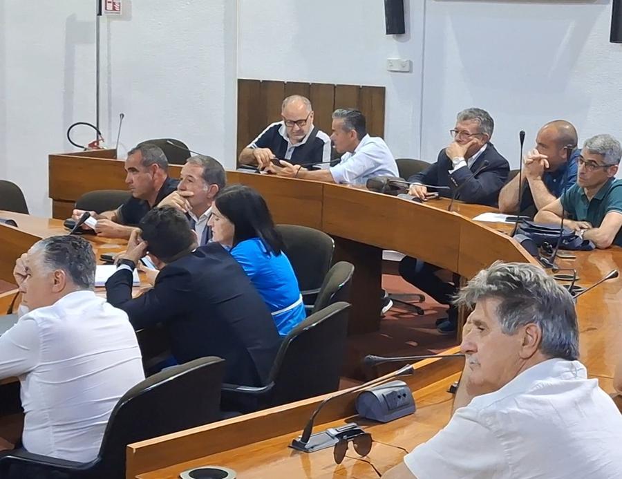 
	Alcuni dei sindaci riuniti nella sala consiliare di Oristano

