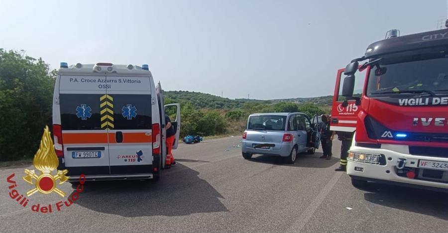 Scontro auto-moto sulla strada per Ittiri, gravissimi un 16enne e un 15enne