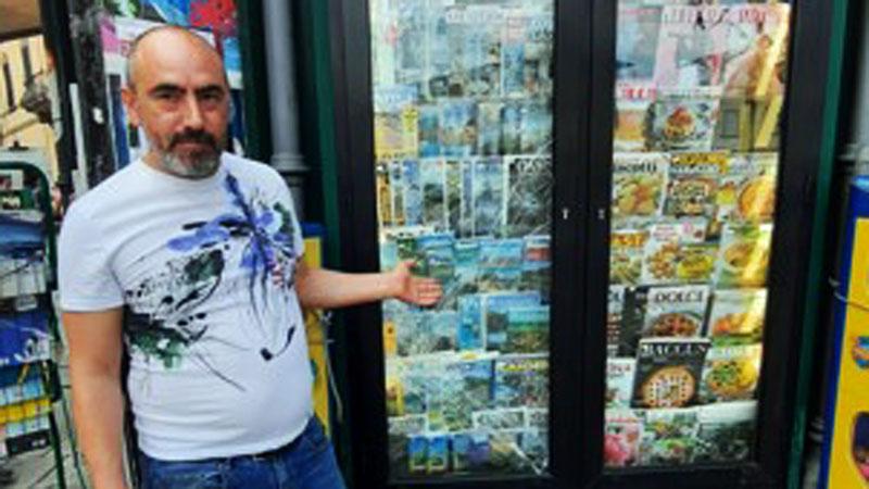 Prato, quattro spaccate in tre anni. L’edicolante: «Basta, apro solo la mattina»