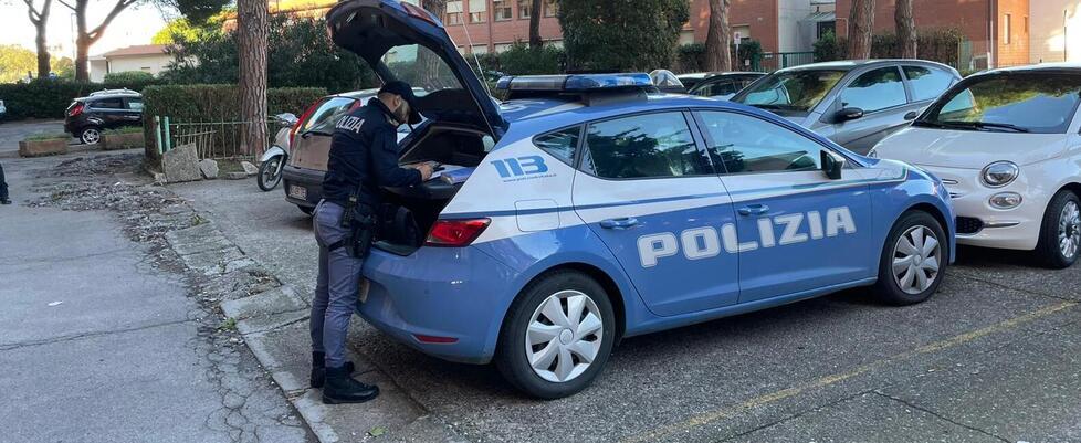 Livorno, fugge da psichiatria e si barrica: bloccato con la pistola elettrica
