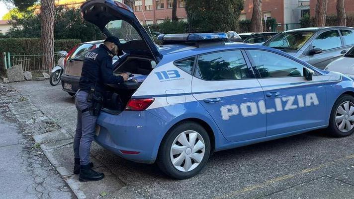 Livorno, fugge da psichiatria e si barrica: bloccato con la pistola elettrica