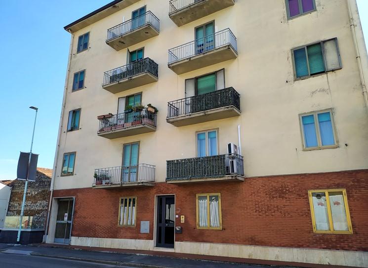 Prato, dramma della solitudine: trovata morta in casa dopo 15 giorni