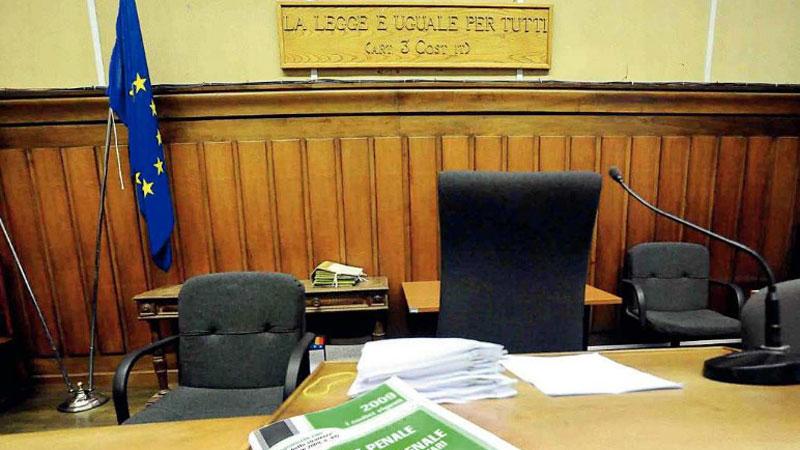 Pistoia, molestò in auto l’amica delle figliolette: imprenditore condannato a sei anni