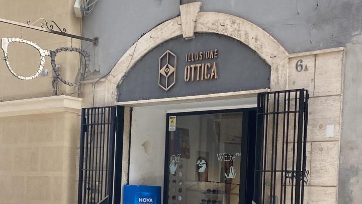 Sassari, rapina in via Cavour: patteggia due anni e otto mesi