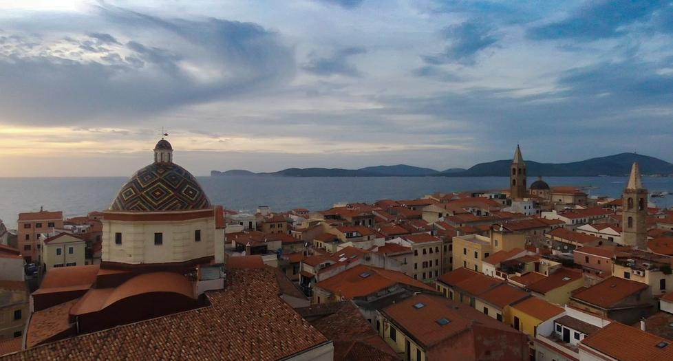 Meno prenotazioni per l’estate, i turisti italiani snobbano l’isola 