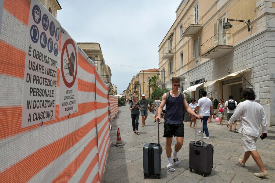 Olbia, cantieri al centro e costi della sosta raddoppiati: insorgono i commercianti