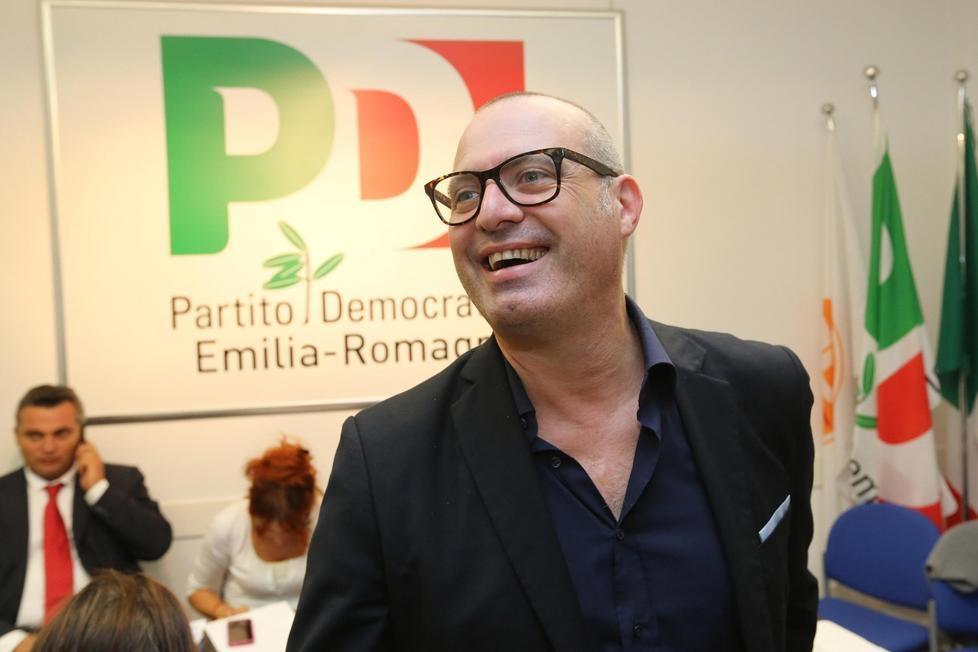 Bonaccini contro tutti su Twitter