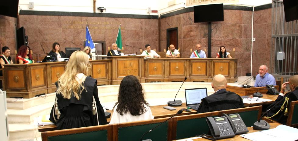 Duplice omicidio di Porto Torres: «Ilaria sanguinava ma mi ha indicato i suoi bambini»