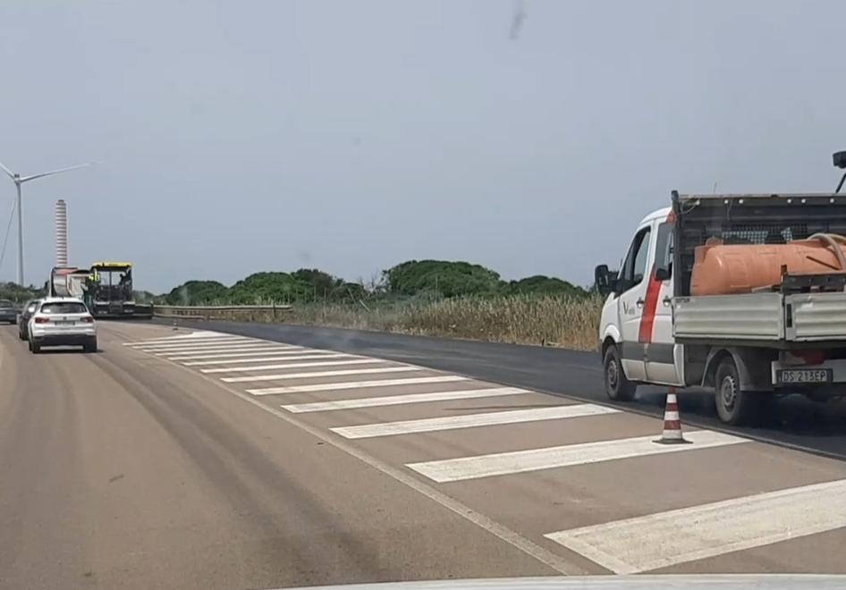 Slalom tra i cantieri nelle strade per il mare, la vacanza è una trappola