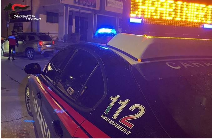 Livorno, furto e danneggiamenti nei locali del lungomare: arrestati due ragazzini minorenni