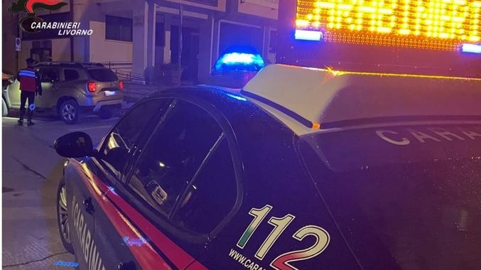 Livorno, furto e danneggiamenti nei locali del lungomare: arrestati due ragazzini minorenni