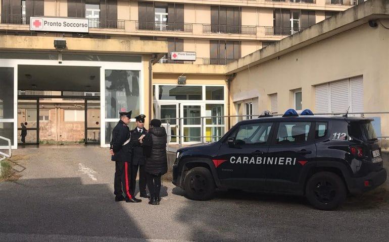 Andavano a sostenere l’esame di maturità a Carbonia, escono di strada con l’auto che si ribalta: tutti e 5 feriti, uno è grave