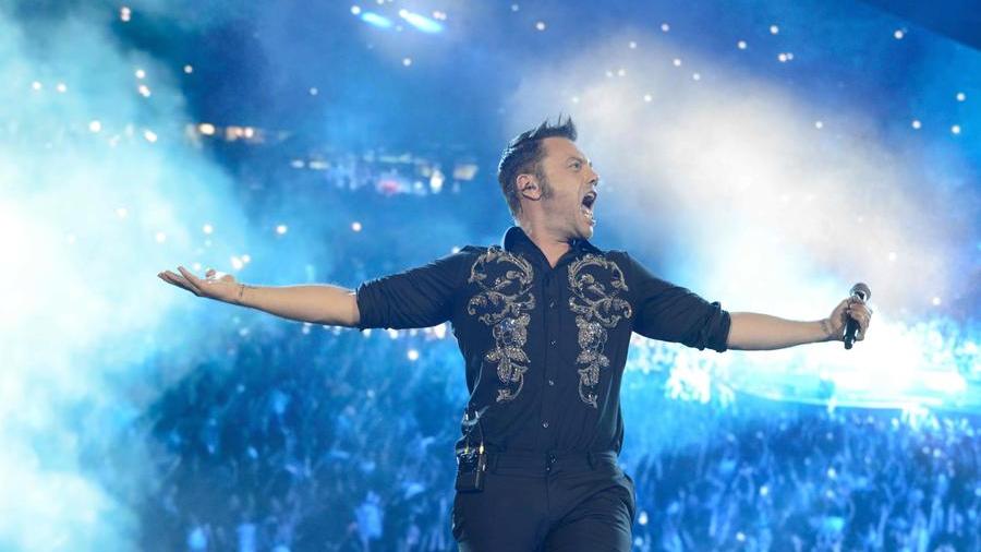 Tiziano Ferro incanta il Franchi: “Non si può restare lontano da Firenze sei anni”
