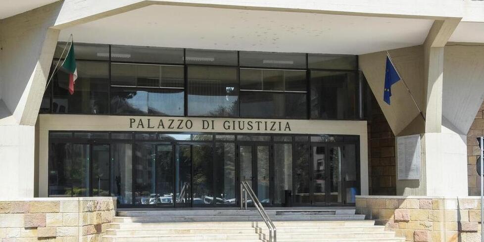Droga, maxi condanne per spaccio. Decine i clienti fissi a Follonica