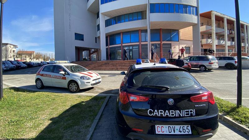 Ponsacco, altri dodici sfratti nel palazzo di via Rospicciano. E monta la polemica politica