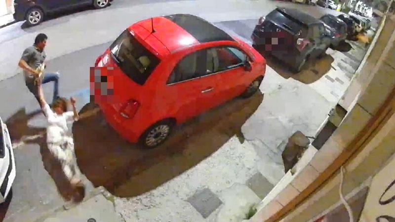 Viareggio, trascinata e presa calci per strapparle la borsa: caccia all’aggressore