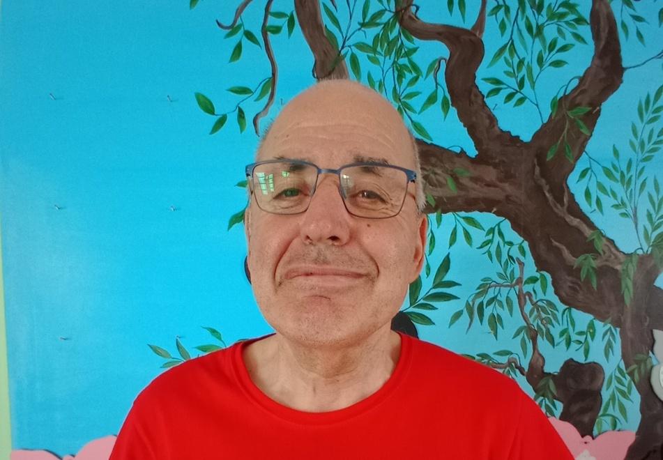 Cecina, va in pensione lo storico bidello delle scuole “Guerrazzi”: «È stato una garanzia per tutti noi»