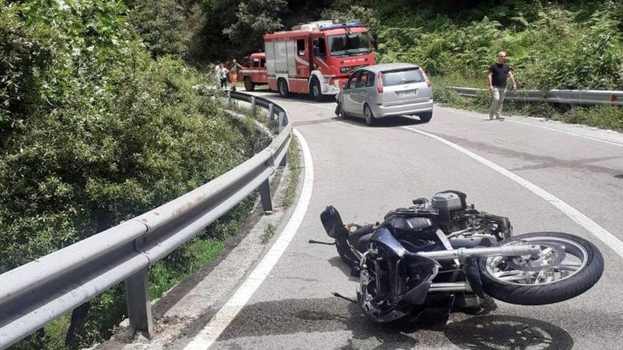 Con la moto contro un’auto, ferito un centauro milanese a Gadoni