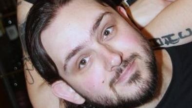 Maranello. Trovato morto nel letto a 35 anni: stop al funerale, si farà l’autopsia